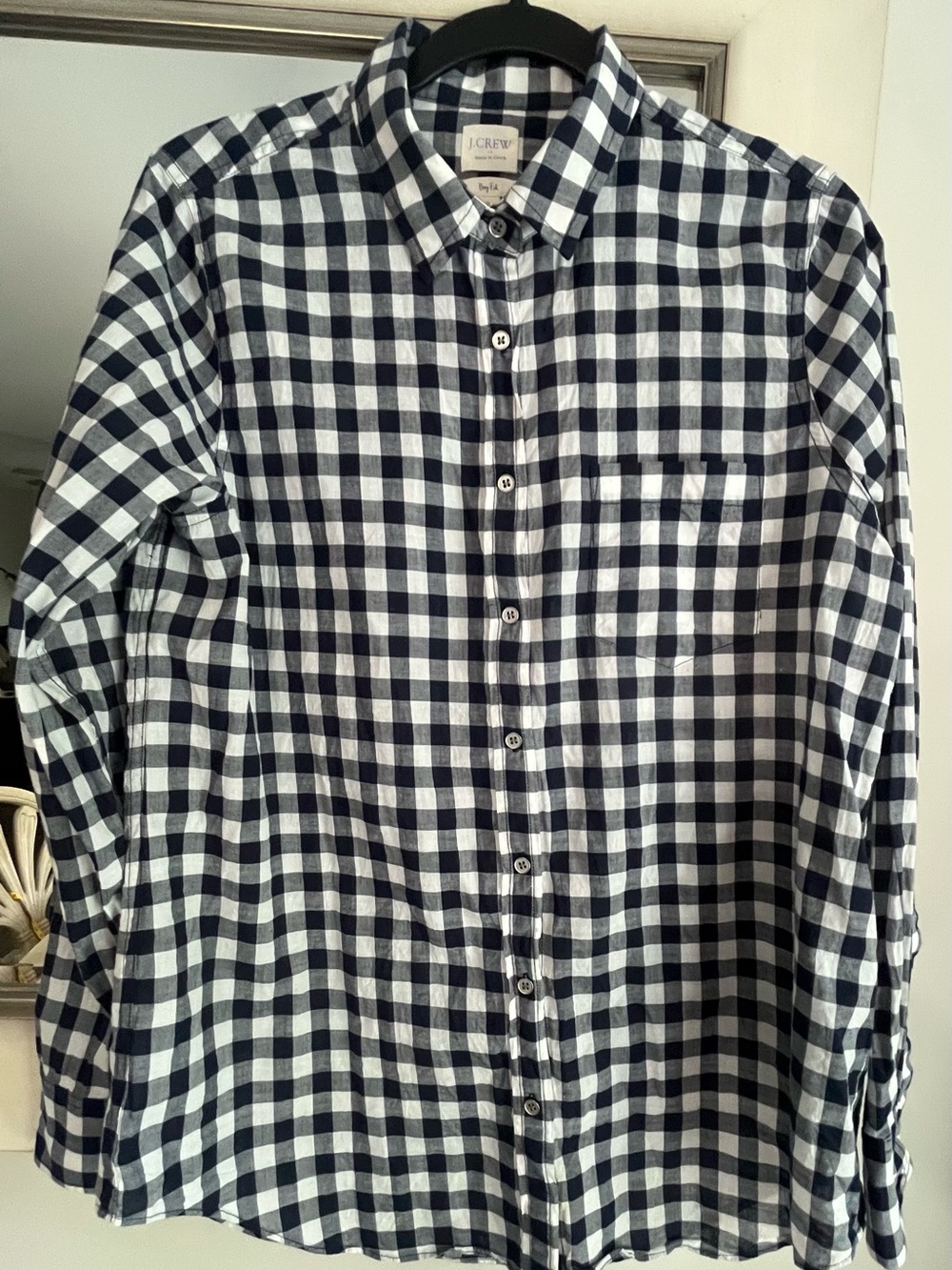 J. Crew Navy and White Gingham Boy Shirt Button-Down Size Medium 100 % Cotton